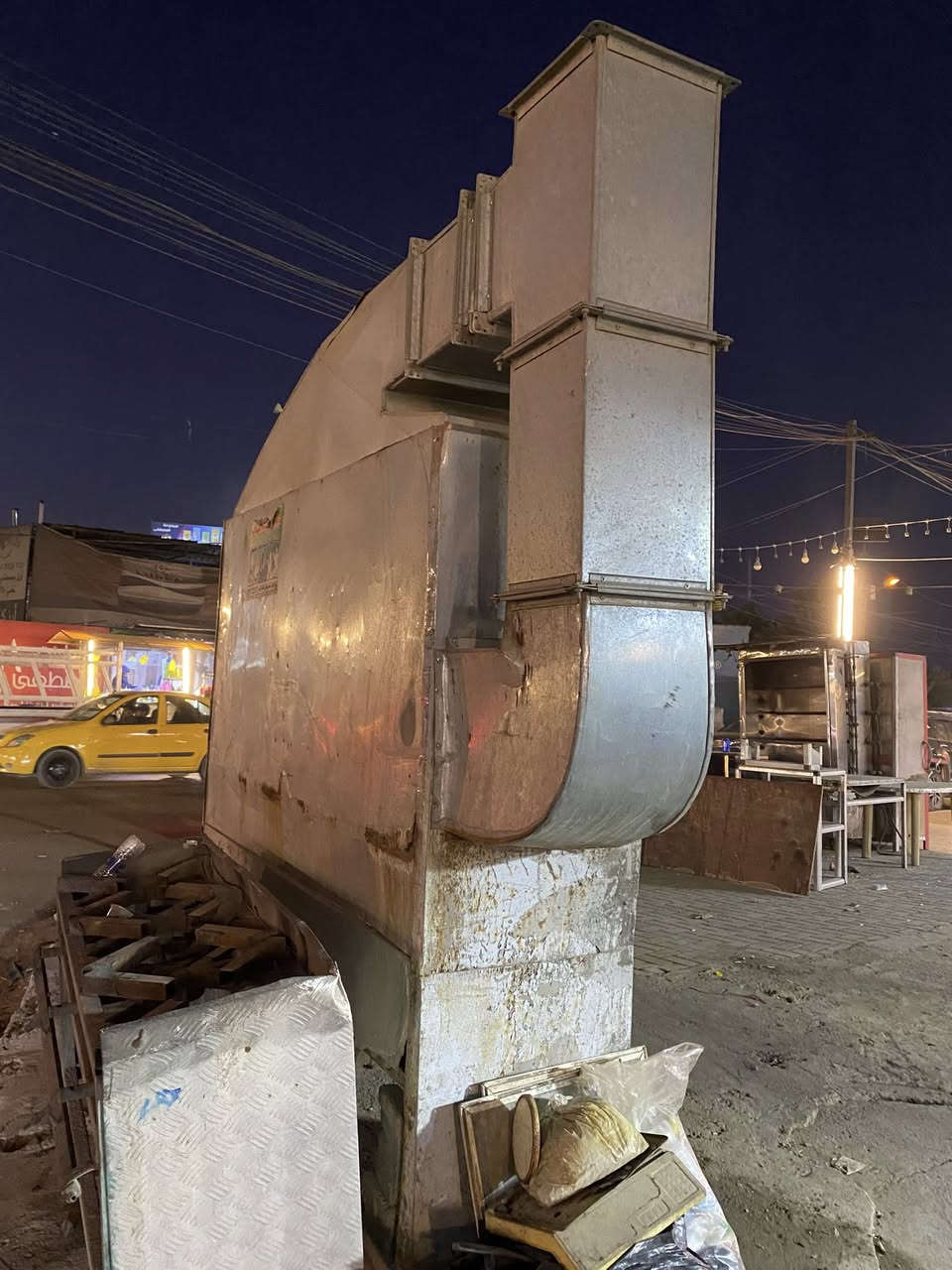 شوايه كباب وطباخ سلسبيل مع عارضات عددثلاثه مع كنارات لحوم سل ستيل  مع دكتات التفاصيل والاستفسار على الخاص او الاتصال ***********
