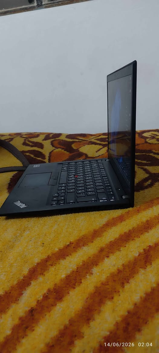 💻 لابتوب قوي ونظيف للدراسة والألعاب الخفيفة
Lenveo 
🔹 المعالج: Ryzen 5 PRO 4650U 2.10 GHz
6 أنوية / 12 مسار
أدائه يعادل تقريبًا Core i5 جيل 12
🔹 الرام: 8GB RAM (ستوك)
🔹 الخزن: 256GB SSD
🔹 كرت الشاشة: AMD Radeon Graphics (مدمج)
يشغل ألعاب مثل GTA V و FIFA بإعدادات زينة
🔹 الشاشة: 14 إنج
حجم عملي وخفيف للحمل
🔹 الكيبورد: كيبورد ضوئي درجتين
مناسب للدوام والدراسة بالليل
🔹 مناسب: الدوام، الدراسة، البرمجة، التصفح، وألعاب خفيفة

السعر: 425 الف
الرقم:  *********** واتساب فقط كربلاء, العراق
