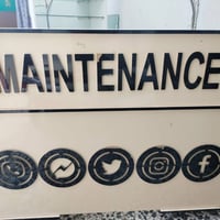 ميز + فاترينه للاستفسار 07708857985