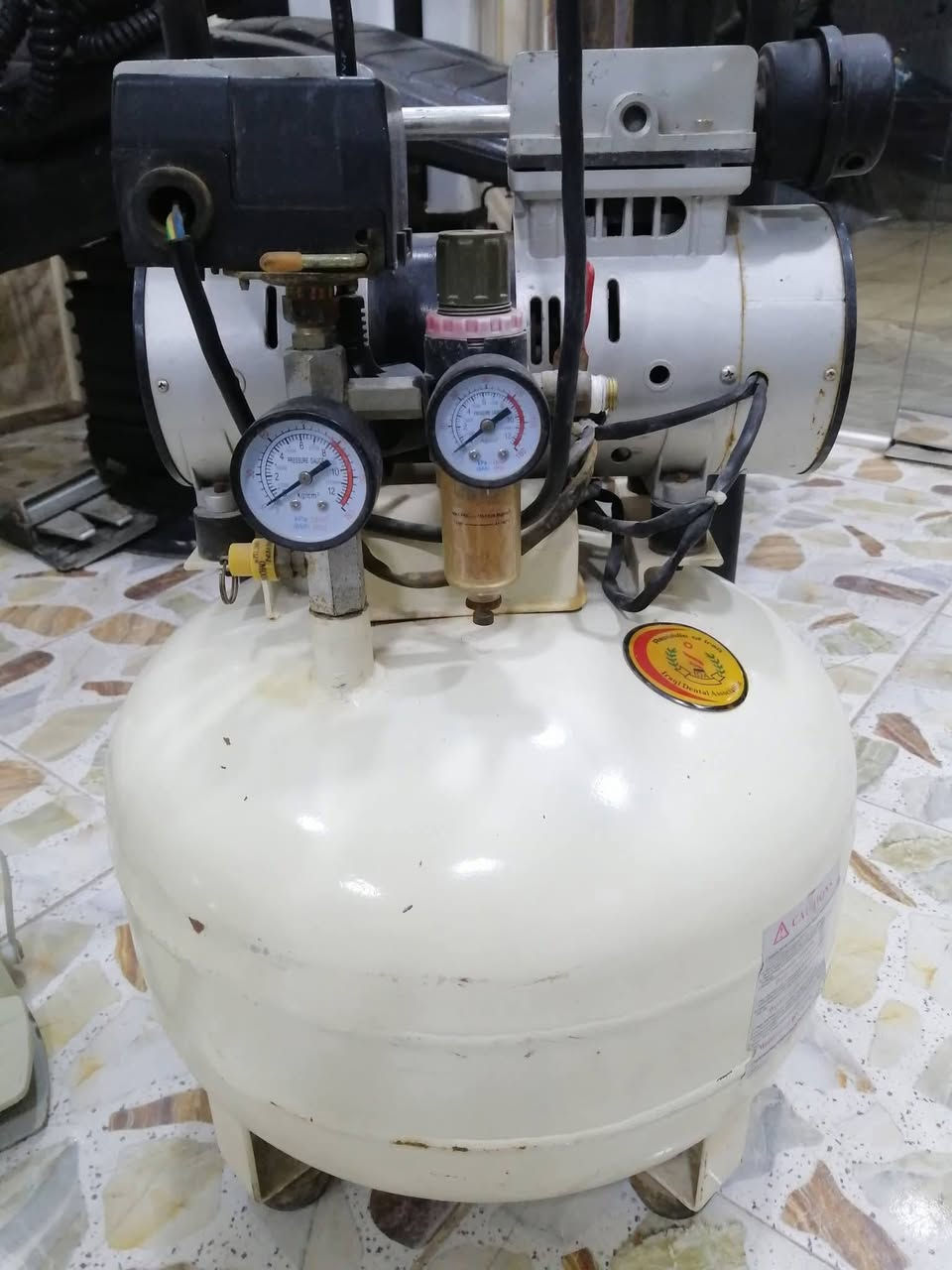 يتوفر لدى مكتبنا عيادة أسنان مستعمله تتكون من :-
1-چير أسنان نوع زاين مستعمل نظيف جدا
2- اوتوكليف كلاس B مستعمل نظيف جدا
3-كمبريسر مستعمل ٣٢ لتر
4- ابكس لوكيتر جديد
5- روتري جديد
6-لايت كيور جديد
7- مقطر ماء جديد
8- خلاط حشوة مستعمل
9- ستول خاص بجهاز الأسنان (جديد)
للإستفسار مراسلة الصفحه على الخاص او الاتصال بالرقم ***********
