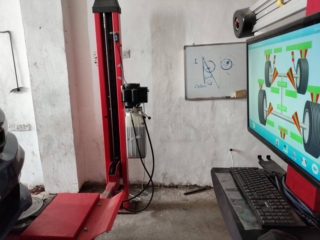 بە شێوەی سەرەکی بۆ چاککردنەوەی خوارەوەی ئۆتۆمبێل و ڕاستکردنەوەی تايرەکان بەکاردێت، لیفتی چوارستوونی ئەلیکترۆ-هایدرۆلیک ATS ELGI ئاستێکی بەرزی پاراستن و جێگیری دابین دەکات. ئۆتۆمبێل دەتوانرێت بەرز بکرێتەوە تا 6 پێ، بە پێی پێویستی.

هایدرۆلیک

220 فۆلت

توانای هەڵگرتن: 4 تەن

دروستکراوی چین (مانگی12ی 2022)

نرخ: 4500 دۆلار (مەعامەلەی تێدایە)

لەگەڵ کۆمپیوتەر و بەرنامەی تایبەتی بۆ ڕاستکردنەوەی تايرەکان دەفرۆشرێت

_______

تُستخدم في المقام الأول لإصلاحات أسفل الهيكل ومحاذاة العجلات، وتضمن رافعات ATS ELGI الكهروهيدروليكية ذات الأربعة أعمدة مستوى عالٍ من الأمان والاستقرار. يمكن رفع السيارة إلى أي ارتفاع يصل إلى 6 أقدام بناءً على 

هيدروليكي

220 فولت

 4 طن

الصينية

2022 ديسمبر. صنع 

السعر 4500$ قابل للتفاوض قليلا

مع الكمبيوتر والبرمجة لمحاذاة عجلات السيارة

_________

Used primarily for undercarriage repairs and wheel alignment, ATS ELGI electro-hydraulic four-post lifts ensure a high level of safety and stability. The vehicle can be lifted up to 6 feet depending on requirements.

Hydraulic

220V

Capacity: 4 tons

Made in China (December 2022)

Price: $4500 (slightly negotiable)

Comes with a computer and software for wheel alignment.


**إذا كنت صاحب هذا الإعلان وتريد حذفه لأي سبب، رجاءا أرسل رسالة إلى الدعم الفني**