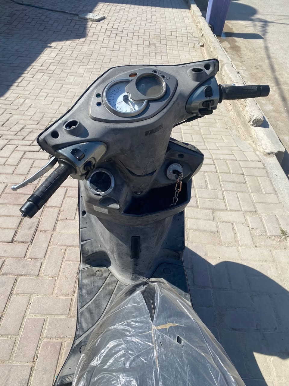 السلام عليكم سكنس فحل كابريتر الدراجة خير من الله مكينة مكفولة مكاني مدينة الصدر سعرها 800 وبيها مجال 
***********
