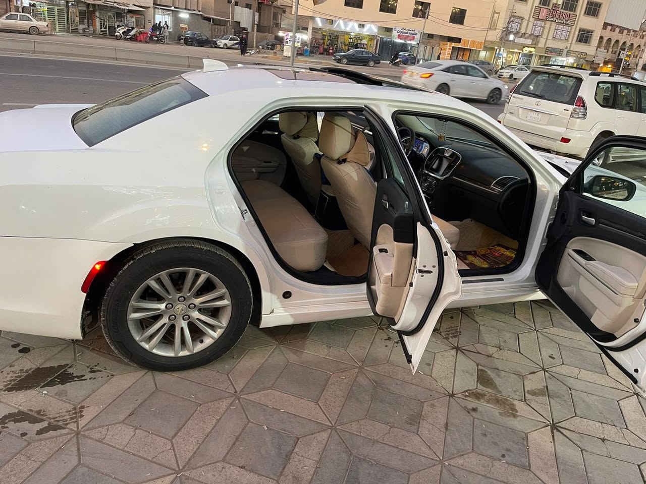 السلام عليكم اوباما فول16 مري قلاب بردة كهرباء داخل بيجي بدون حادث بيها طخات صغار ع البارد سيارة ماشية 370 سيارة تخم تاير حدادية صدر امامي وخلفي جديد تخم تاير مكينة وكير شرط جديد السعر 220قفل 
سيارة اربيل عنوان السيارة دورة رقم الهاتف *********** اتصال فقط بدون مراسلة وبدون مراوس بيع فقط
