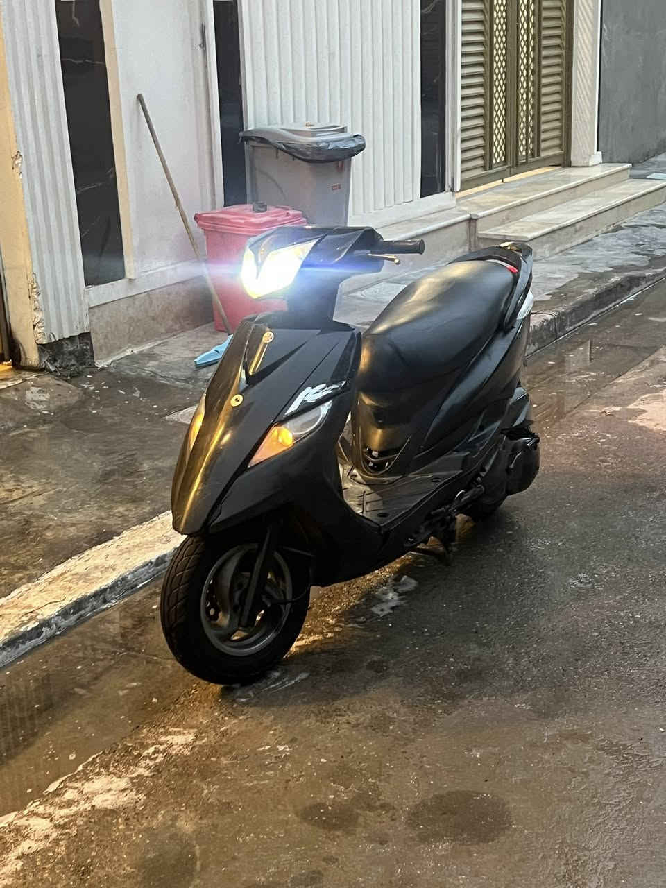 سلام عليكم دراجه ثعلب لون اسود دراجه نضيفه كفرات بلديه بس لخلفيات لونهن اسود طافي دراجه اي نواقص مابيه لايت زنون كهربائيات كله شغاله  
ناقصه شغله واحد بس قبق بانزين 
السعر 600 وبيه مجال 
الرقم ***********
العنوان بغداد الدوره
