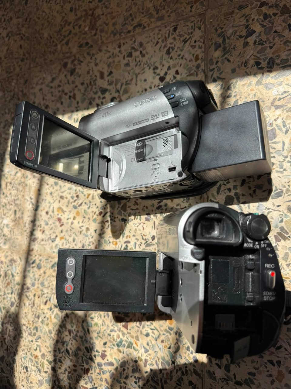 كاميرات سوني اثنين طلعنلي ب الباله ابيعهن على وضعيهن انطوني سعر


**إذا كنت صاحب هذا الإعلان وتريد حذفه لأي سبب، رجاءا أرسل رسالة إلى الدعم الفني**