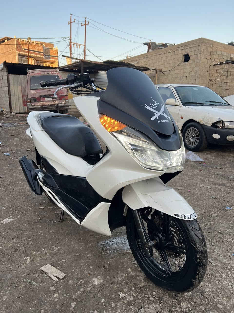 السلام عليكم 
PCXالجيل الثاني 
JFياباني  125
حرف  A
كفالة عامه
السعر ( ١٣ $ ورقه )وبيها مجال قليل..
