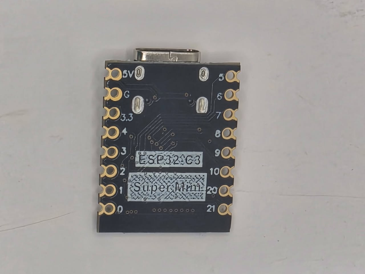 🚀 متوفر الآن ESP32-C3 Development Board
قوة الأداء مع استهلاك منخفض للطاقة في لوحة واحدة!

📦 الكمية المتوفرة: 8 قطع فقط
💰 بسعر مناسب ومنافس

✅ أهم المواصفات:
🔹 معالج ESP32-C3 أحادي النواة بتردد يصل إلى 160MHz
🔹 اتصال Wi-Fi 2.4GHz وBluetooth 5 (BLE)
🔹 ذاكرة 4MB Flash
🔹 منفذ USB Type-C للبرمجة والتغذية
🔹 استهلاك طاقة منخفض، مثالي للمشاريع التي تعمل بالبطاريات
🔹 يدعم Arduino IDE وESP-IDF وPlatformIO
🔹 مناسب لتطبيقات إنترنت الأشياء (IoT) والأنظمة الذكية

💡 أفكار لمشاريع احترافية:
🔸 أنظمة المنزل الذكي (Smart Home)
🔸 أجهزة التحكم والمراقبة عن بعد
🔸 حساسات الحرارة والرطوبة وإرسال البيانات عبر Wi-Fi
🔸 بوابات التحكم بالأبواب والأقفال الذكية
🔸 مشاريع الأمن السيبراني مثل مراقبة الشبكات، جمع بيانات Wi-Fi، وأدوات الاختبار التعليمية داخل البيئات المصرح بها
🔸 روبوتات وأنظمة تحكم لاسلكية
🔸 أجهزة تتبع واستهلاك الطاقة المنخفض

🔥 الكمية محدودة (8 قطع فقط)، سارع بالحجز قبل نفادها!

📩 راسلنا لمعرفة السعر 

#ESP32C3 #ESP32 #IoT #Arduino #Embedded #Programming #CyberSecurity #Electronics #Bluetooth #WiFi


**إذا كنت صاحب هذا الإعلان وتريد حذفه لأي سبب، رجاءا أرسل رسالة إلى الدعم الفني**