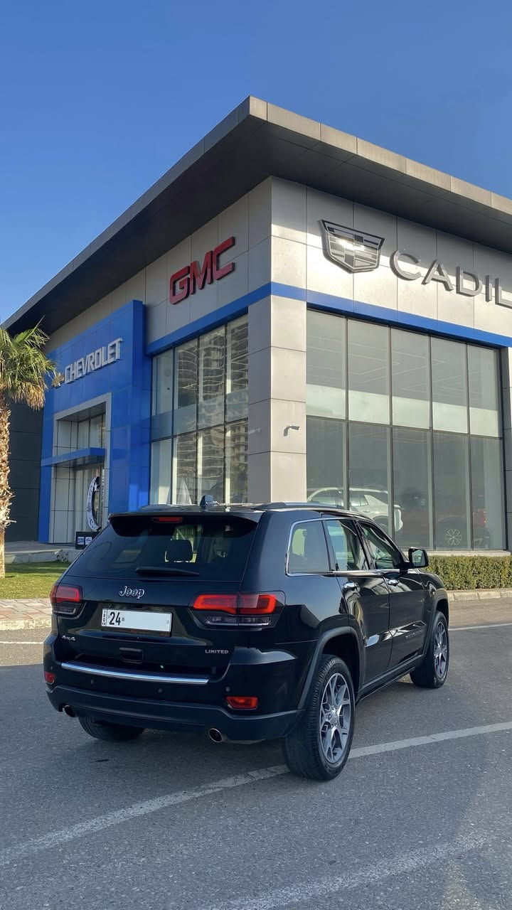 ‼️ jeep grand cherokee limited‼️
جيب لميتد وارد خليجي موديل 2020 لون اسود ماشية 73 الف ميل فقط (كلين تايتل) 

مواصفات

_بصمة 
_بانوراما 
_كشنات جلد لون بيجي 
_حساسات امامي وخلفي 
_تدفئ وتبريد كشنات 
_تدفى ستيرن 
_مثبت مسار 
_دبل اكسل 4*4
 _خزن كشنات 
_صندوق كهرب 
عليها دوسات كهرب مالجيب اصليات شركة 

باقي مواصفات المعروفة مالميتد الخليجي 

السعر : 268 $ وبيها مجال بسيط  

للتواصل والاستفسار 
*********** ☎️📞
