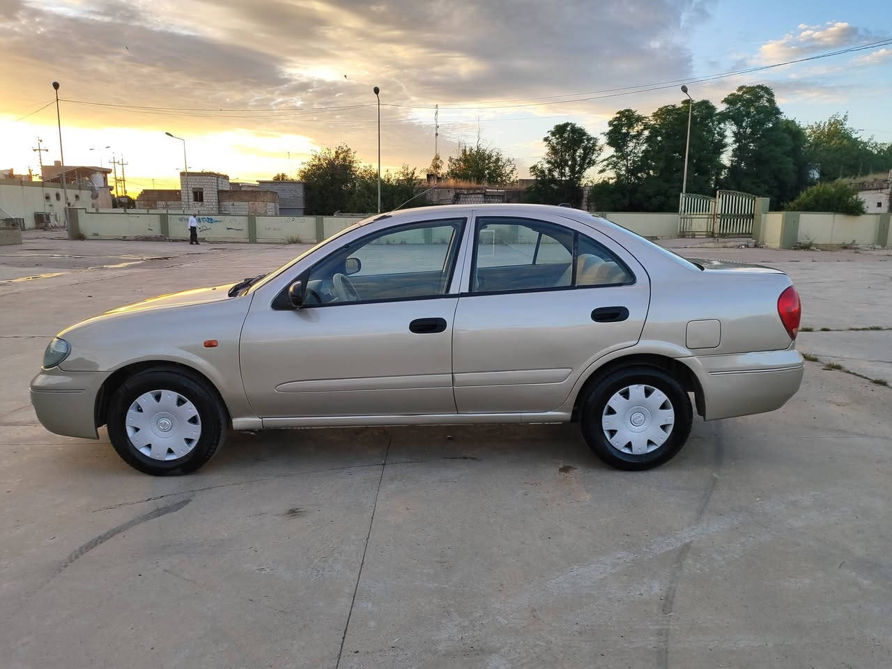بةناوي خوا سلأو سةني 2005 براوة تؤماتيك مةكينة 16 سپي گيروو مةكينةي بةشةت تةبريت ساردى بةشةرت هةموو شتئ كي ئيشةكات كارةباي مةزبوتة تةقةو رةقةي نية 4تايةو سپيري جوان بةدواي عةيبا مةگةرئ سةياركة لةسةر كال بوونةوة بؤياخ كراوة مالي ئةم هاوينةية ماشااللة لة هةستانوو رؤشتني سعري 36 گةلأو كةمئ مةجال ( كؤدي بؤنةكراوة  )
***********
