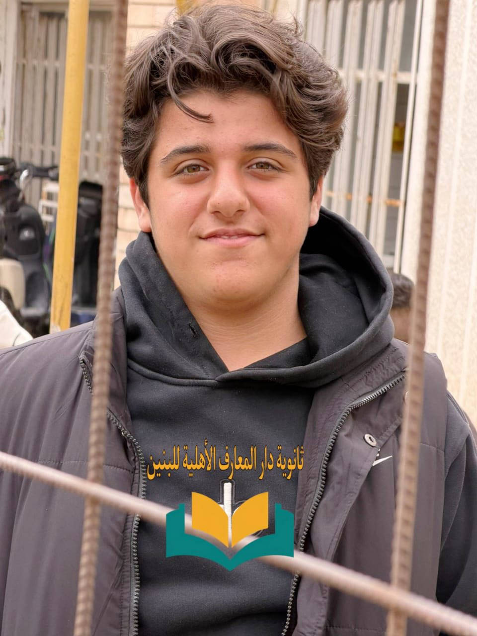 اليوم في ثانوية دار المعارف للبنين ومع بداية اسبوع دراسي جديد 
 حيث تحولت المدرسة تحت زخات المطر إلى لوحة دافئة، حيث يجتمع ضجيج تفكير الطلاب الودود مع إيقاع قطرات المطر ، ليرسموا معاً أجمل ذكريات الطلب والاجتهاد في العلم والمعرفة


**إذا كنت صاحب هذا الإعلان وتريد حذفه لأي سبب، رجاءا أرسل رسالة إلى الدعم الفني**