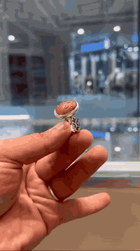 خاتم عقيق يماني اصلي منقوش نقش يدوي
بصياغة يدوية بحت جميلة وفاخرة مثل صياغة خاتم الولي الفقيه السيد علي الخام///:نائي وفيه حرز وتربة الامام الحسين (عليه السلام) تحت العقيقه
يلبس قياس 26-27
للطلب والاستفسار راسلني ماسنجر او على الرقم ***********
