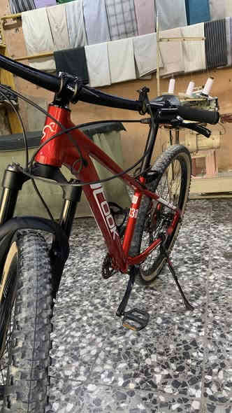 السلام عليكم بايك جبلي ماركة ايتوك كولومبي حجم 29 المواصفات فول البريكات دسك هيدروليك
المعدن المنيوم بالكامل صب
بايدر براكيت
سستم شيمانو ديور x1دبلات هيدروليك تحكم ب ستيرن عدد السرعات 10
السعر ٣٠٠ الف بكاني بغداد كمالية ***********
