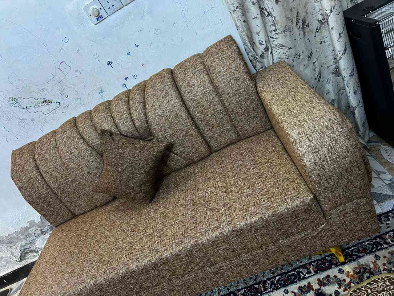 السلام عليكم... ديوان /11مقعد ..جديد بلوك اسود....السعر ب 375..شراي يتصل.. ***********...يوجد توصيل
