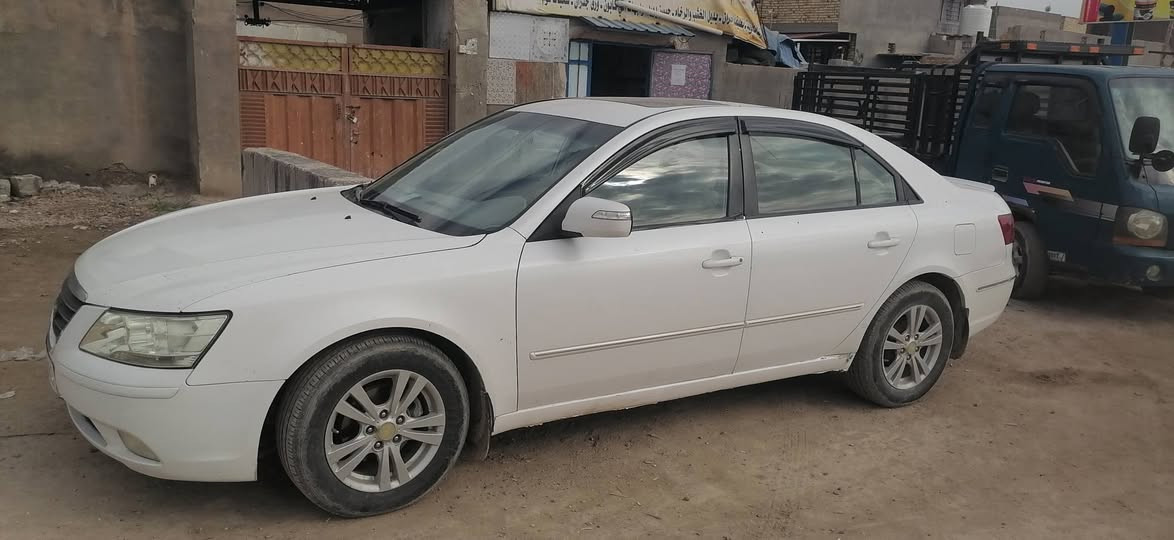 ٢٠١٠ خليجي فول مواصفات سونارها وياها
السياره بيها تصليح لغد
١٠٥ وبيها مجال حك الجيه *********** ابو كرار
