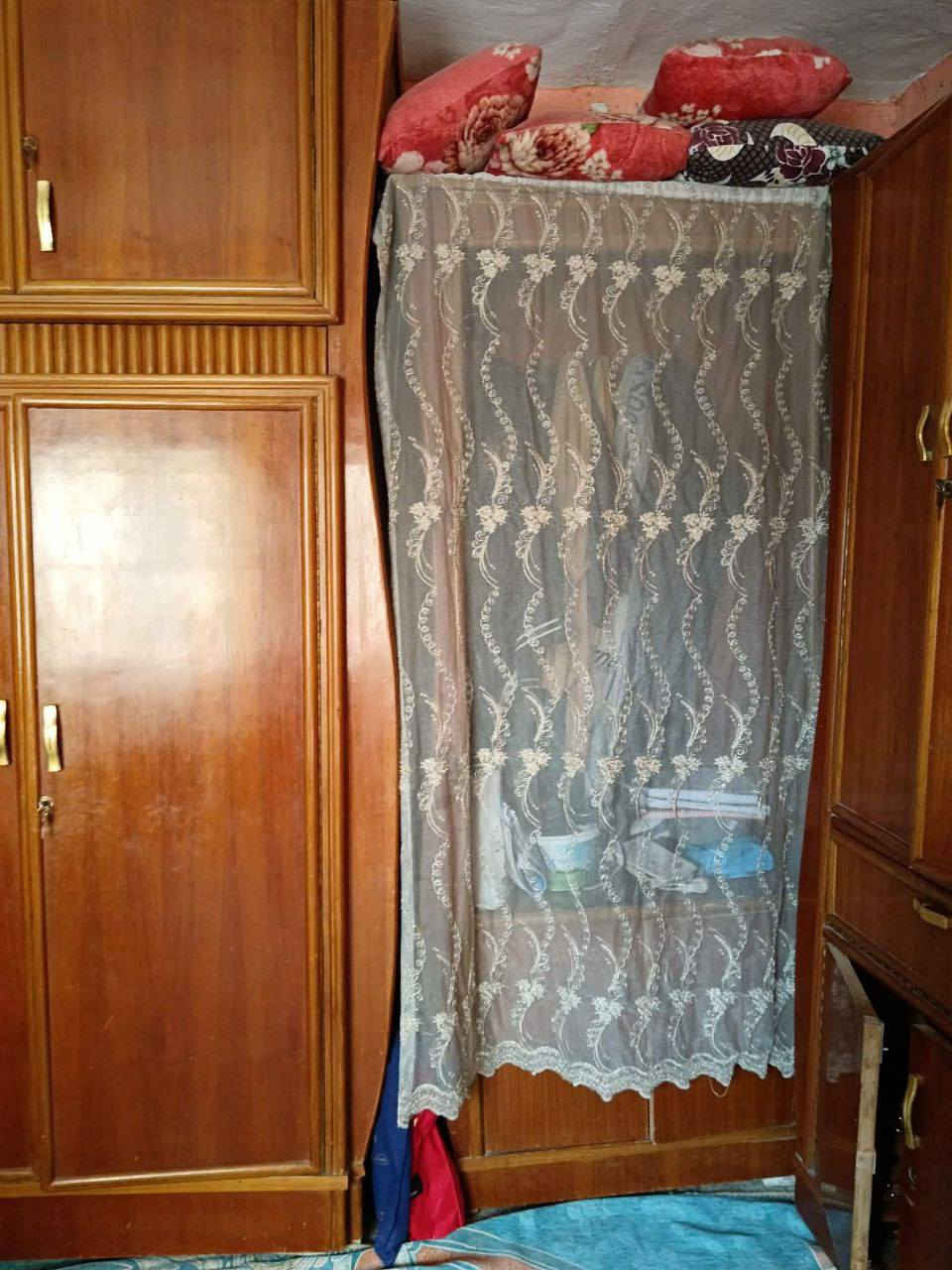 غرفه مستعمله شغلها درجه اولي أي ضرر مابيها غير جامه مال باب الكنتور وتحتاج يدات ابواب سعرها مليون وربع مكانها قريب على شريفه بت الحسن الاستفسار ***********
