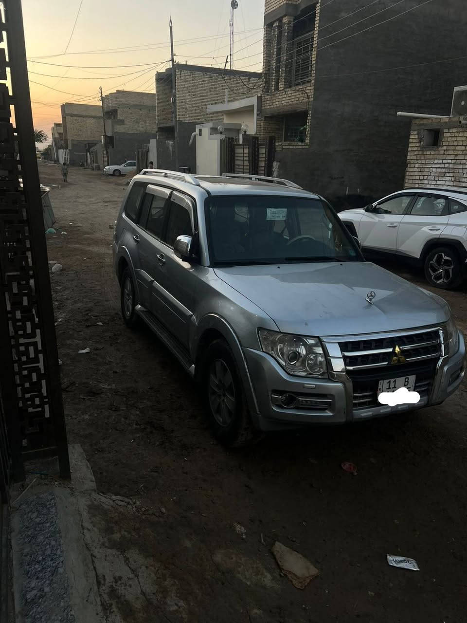 سلام عليكم سياره باجيرو ٢٠٠٨مصبوغه حزام تخم تايرجديد تبريد ثلج كيرومكينه مكفولات السعر شده وخمس ورقات سيارة وارد أمريكي منضومه زنون سيارة خير من الله الاتصال على هذا الرقم ***********
