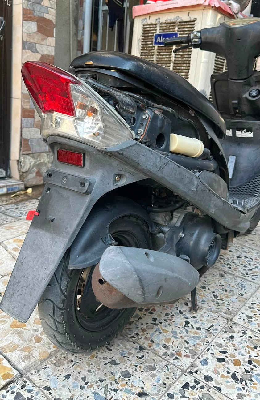 السلام عليكم شباب
دراجه ماكس نظيفة ملاحات فول 
شلعه بيها تشك الگاع 
كلجات رياضي عليها 
دراجه كلها بلادية
مصار هواي من نزلتها من رمبه 
غراضها موجوده مسلفنه 
إذا مو شراي لتدخل وتحجي بكيفك 
***********
