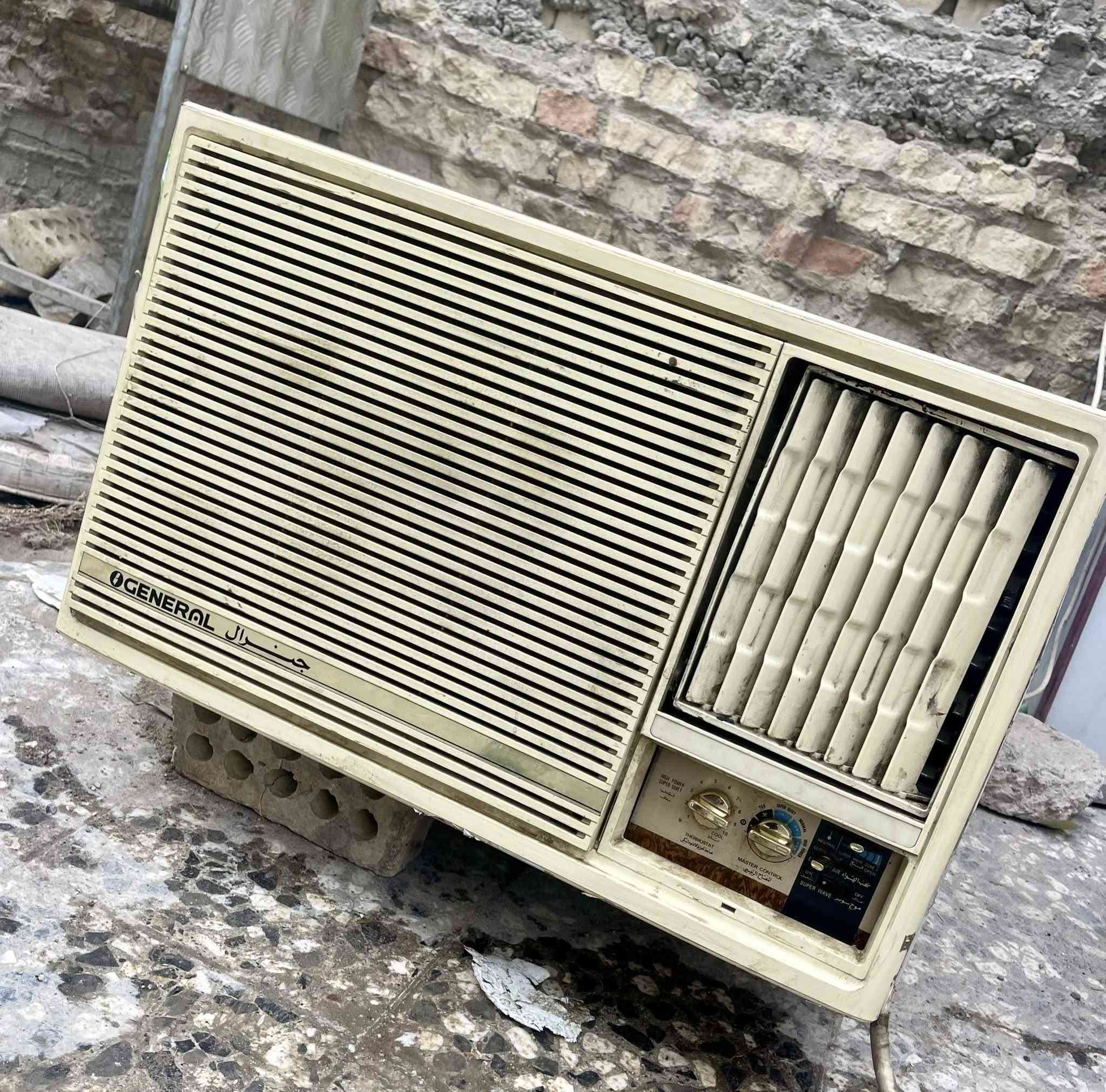 السلام عليكم
جنرال ياباني 2 طن شغال وتبريده ثلج انطيك بي ضمان 
السعر 250 مكان بغداد 
***********
