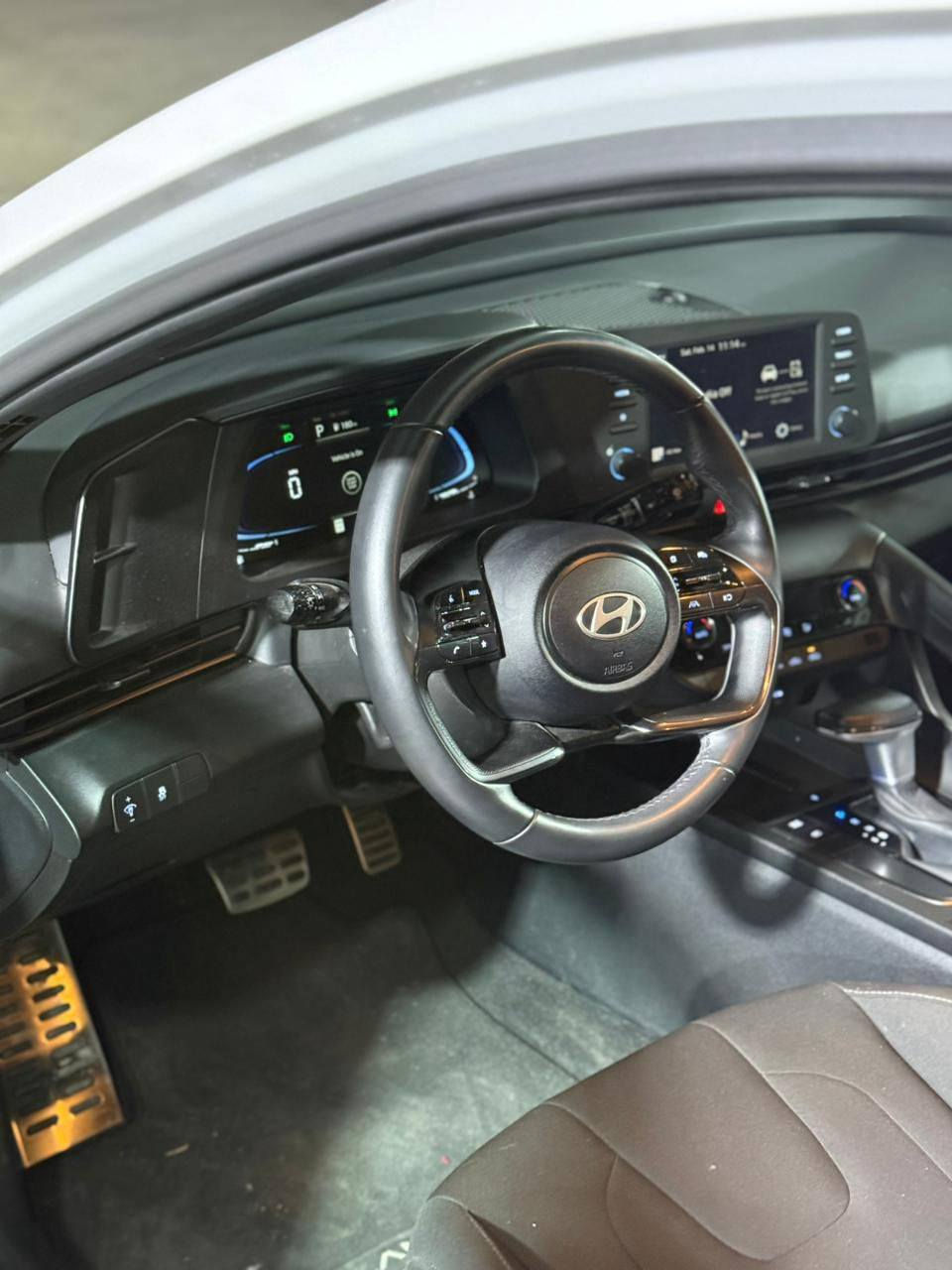 مكلف بالنشر 
السلام عليكم النترا موديل 2025
محرك 200 
بدون ايرباك حادث السيارة بنيد فقط وراجع بارد السيارة بدون صبغ السيارة بصمه مرايات وجناح اسود بلاد كشنات مخمل 
السيارة مدفوع كمركهة ومعاملتهة كاملة يعني ترقم اي محافظة تعجبك
 
😅 والاهم من كلشي سبير مانازل 
رقم صاحب السيارة ***********
السعر 165 وبيهة مجال
