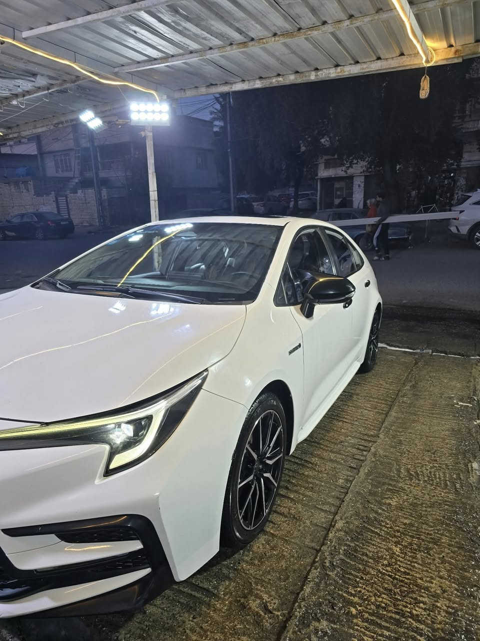 كورلا هايبرد 2023 سياره نضيفه مابيها اي ضراربس شخط بالباب مكاني البياع السعر 148 بيها مجال مكاني البياع الرقم ***********
