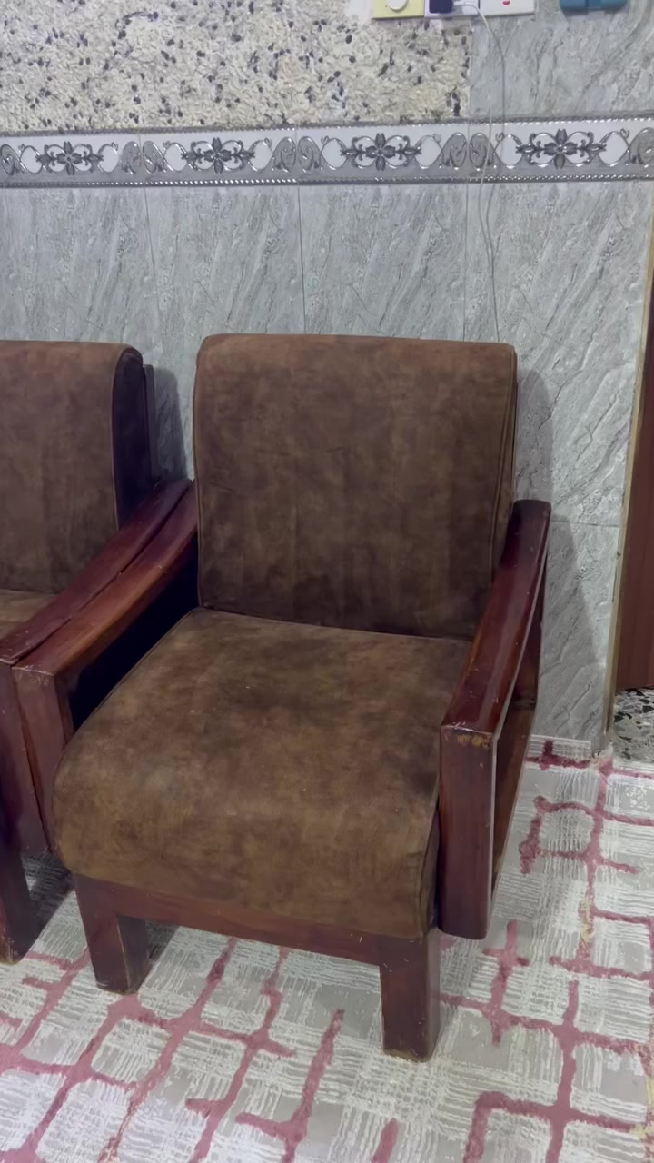 سلام عليكم قنفات تكمه للبيع 12مقعدسباب البيع لئن مكاعدات بل حولي يرادله ديوان وسعر 275وبي مجال وهاذه رقم واتساب وموجود بل مازنجر ***********
