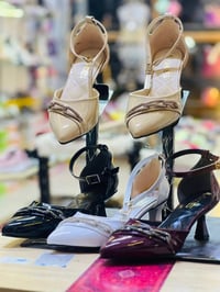 احذية • حقائب • الزبيدية شارع ٢٠