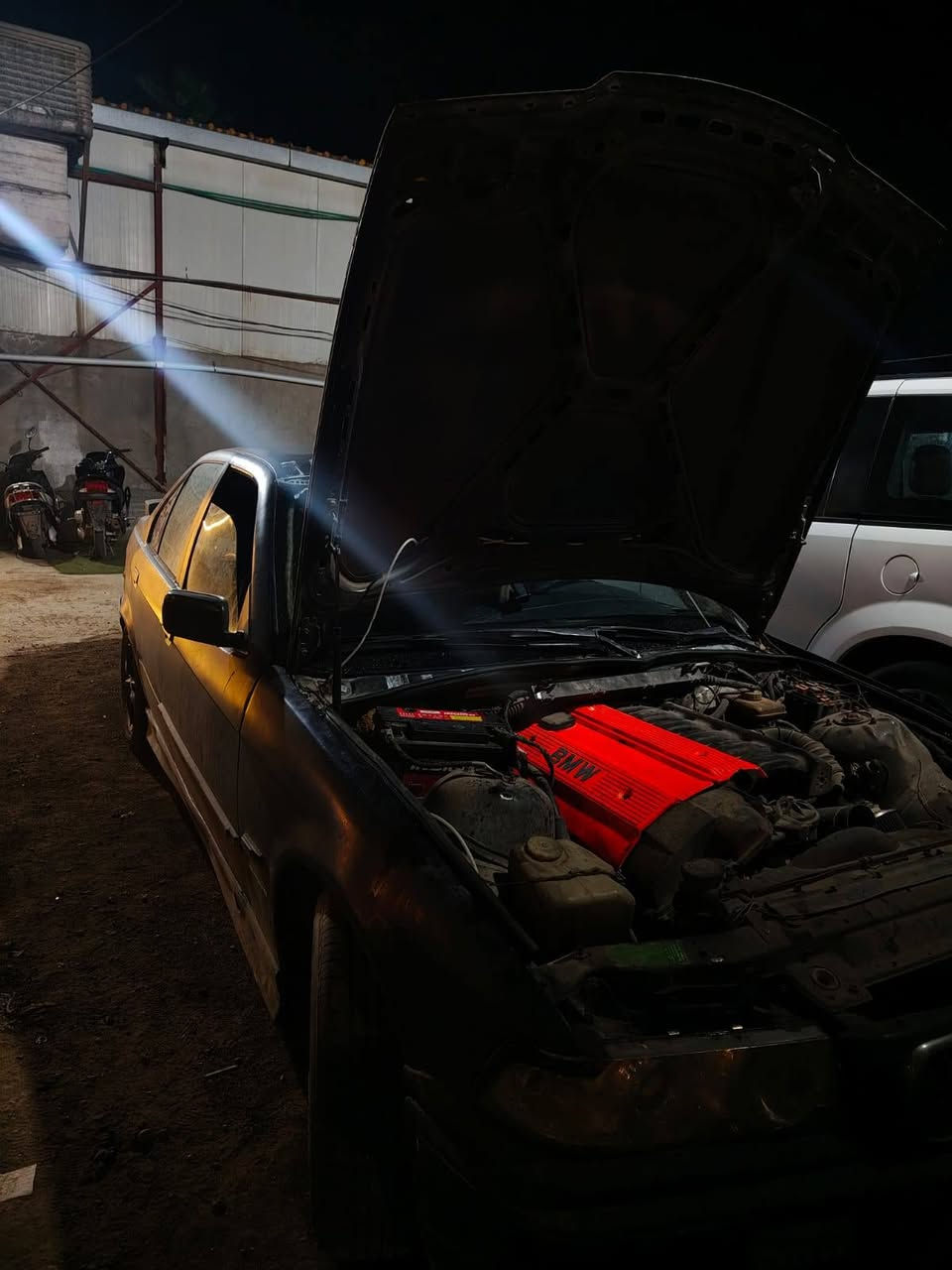 سلام عليكم
BMW E36 موديل 1994
رقم كربلاء اسود غير محدد
مكاني بغداد البنوك
 مشروع وطني سيارة باسمي ثاني يوم تحويل رقم جديد
مكينة 25 مسكر كير اوتو 
سستم صوت قوي 
اكزوز 3 انج ht pawar بوابة 
لايتات امامي ديبو مع لد سوارات متحرك على المبايل
***********
