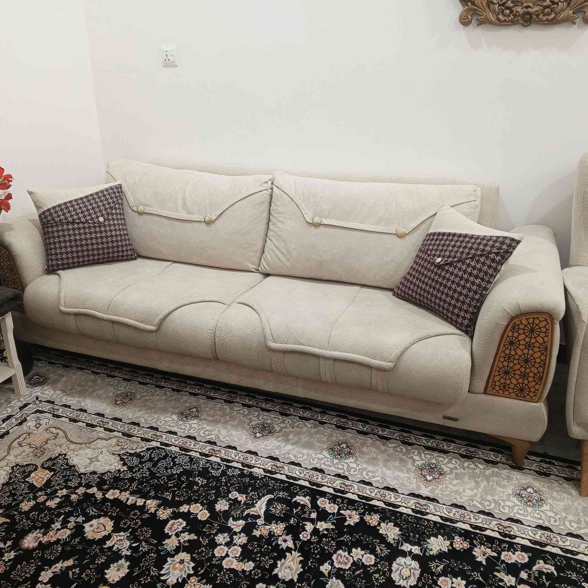 تخم قنفات تركي جديد سرير ومخزن يصير للبيع *********** وات ساب
