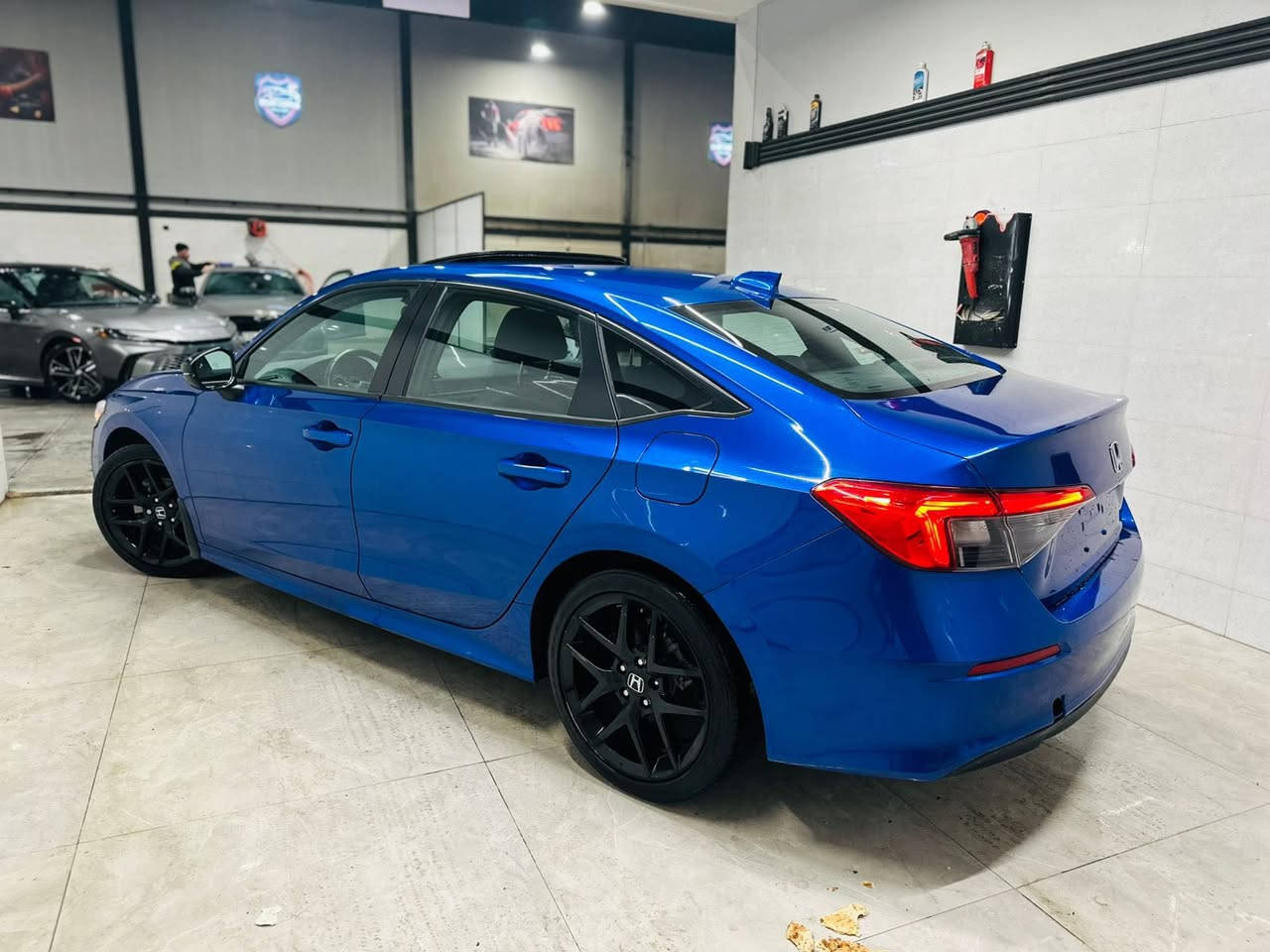 هوندا سيفك سبورت 2024
ماشيه 19 الف فقط 
•السعر بلاش ماكو هيج سعر نهائي 
🔥🔥 129$ وبيها مجال جداً بسيط 
• كير اوتوماتيك
• شاشة كبيرة
• فتحه
• كاميرا خلفية 3 انظمة
• كرسي لون اسود مخملي صفاح جلد
• رادار امامي
•عداد الكتروني
• مانع تصادم
• محدد مسار
• تصحيح مسار
• شفتات بالستيرن
•ويل رياضي
• مثبت سرعة
• مانع انزلاق
• دخول ذكي
•أوامر صوتيه
• إنارة ترحيبية
• هندبريك كهرباء
•لايت عدسات زينون
• نظام اوتو لايت Auto
• لايت العالي زنون
• 3 أنظمة قيادة (eco , normal , sport)
• بلوتوث
• مدخل USB + AUX
•صور الحادث بل المنشور فقط جاملغ صبغ بدون داخل  
مكان السيارة اربيل 
للتواصل ***********
