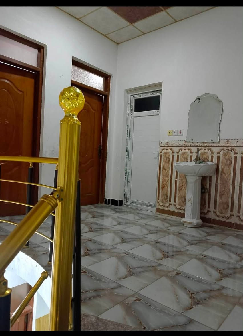 دار للبيع معمل ادوية العمالية
مساحة 150م طابقين 
سند 25بدون تحفظ 
البيت فارغ 
4غرف نوم 
كاونتر هدية مع الدار 
السعر 128مليون وبي مجال 
شارع 10
للأستفسار 
***********
