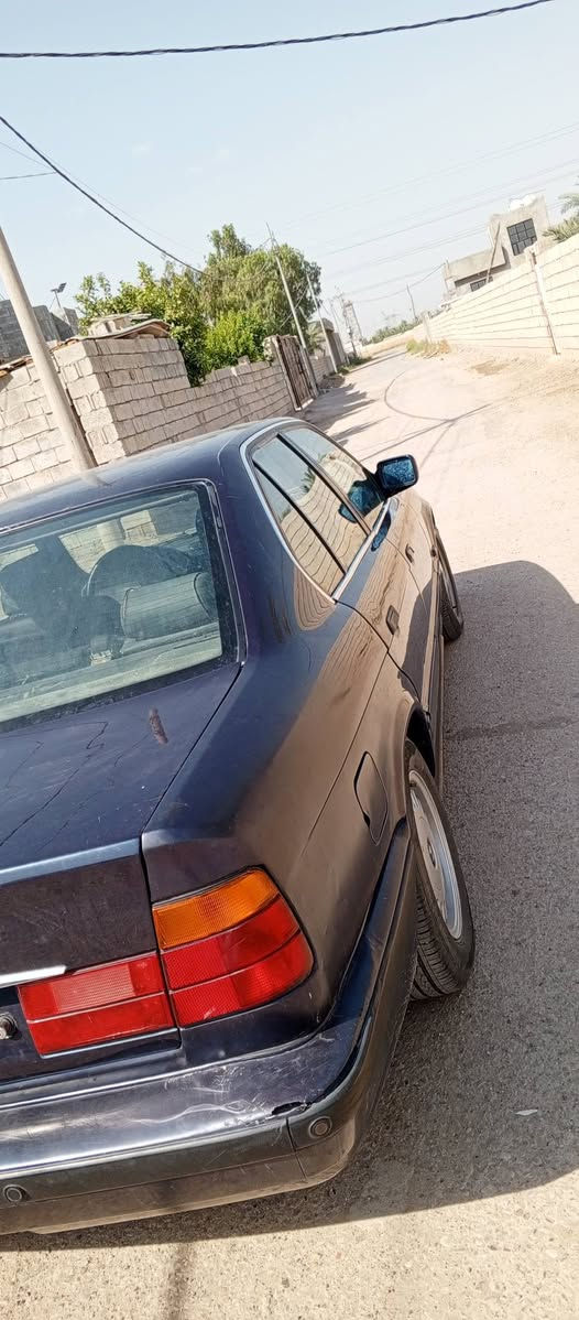 بي ام دبليو للبيع حجم 525 مكينه مفتوحة كهربائيات شغاله كلها سنويه ل 30 كير خير من الله سعرها 35 نقصها فقط تبريد تخم تاير جديد مكاني ديالى الخالص هذا رقمي ***********.....***********
