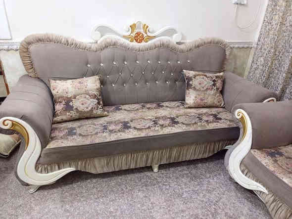 يا الله 
تخم ملكي فول نظافه  5 قطع 10 مقاعد 
السعر 450 وبي مجال قليل 
العنوان الناصريه حي اور 
***********
