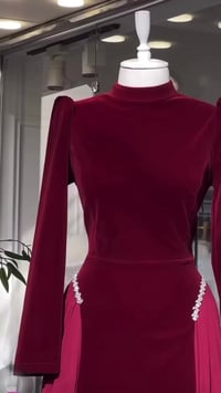 فستان قديفة • قياس ٤٠ • يلبس ٦٠-٧٠