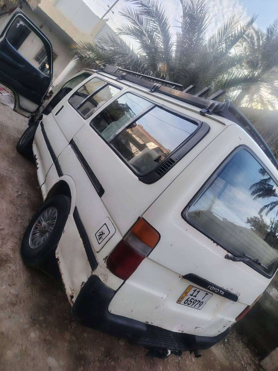 كيه بوز تويوتا 14راكب  سيارة جاهزه بأسمي تحويل ثاني يوم رقم بغداد انكليزي مكانه ديالى المقداديه السعر 49 وبيه مجال ***********
