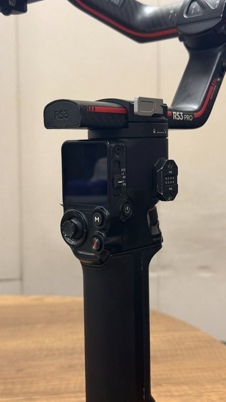 DJI RS 3 Pro Gimbal Stabilizer
Bo froshtn 
500,000 IQD


**إذا كنت صاحب هذا الإعلان وتريد حذفه لأي سبب، رجاءا أرسل رسالة إلى الدعم الفني**