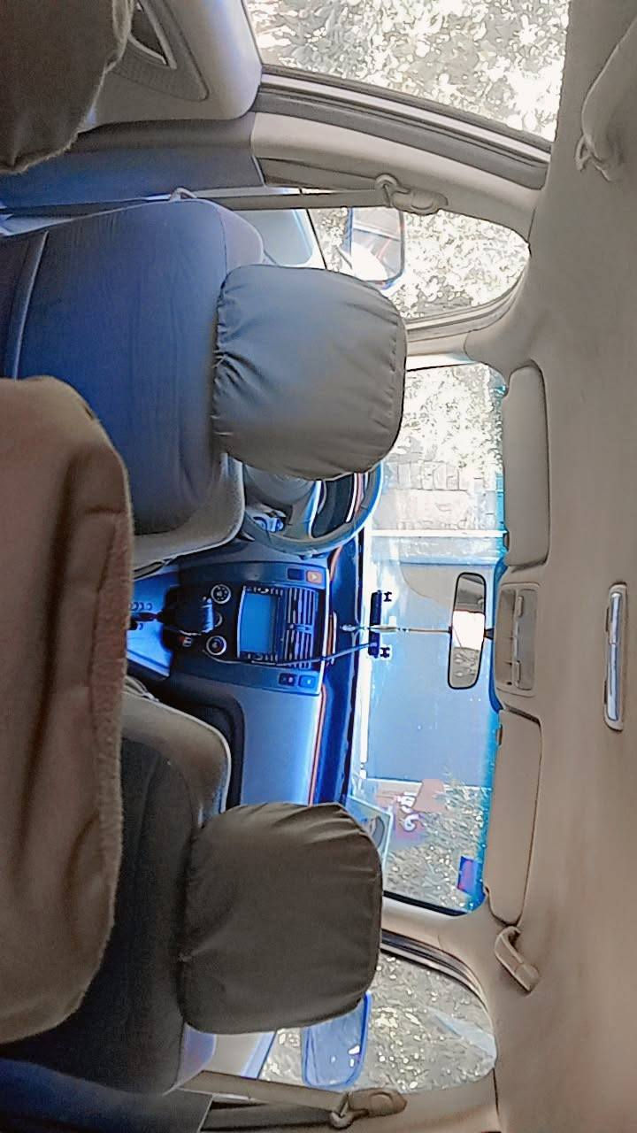 سلام عليكم  سياره توسان مديل 2009السياره خليجي حلوه السياره بيه تبديل جاملغ البصف السايق مو ضربه اشخوط و بدلته  ولباقي كفاله السياره  لون السياره رصاصي رقم السياره بغداد الانكليزي الجديد السياره  حلوه  ونضيفه السياره داخل بيجي بيه. شاشه وكامره تبريد ثلج السياره  مكينه( 2000)   سعر السياره 115 وبيه مجال حك الجيه  هاذه رقمي تصل ‏‪0780 445 7947‬‏
