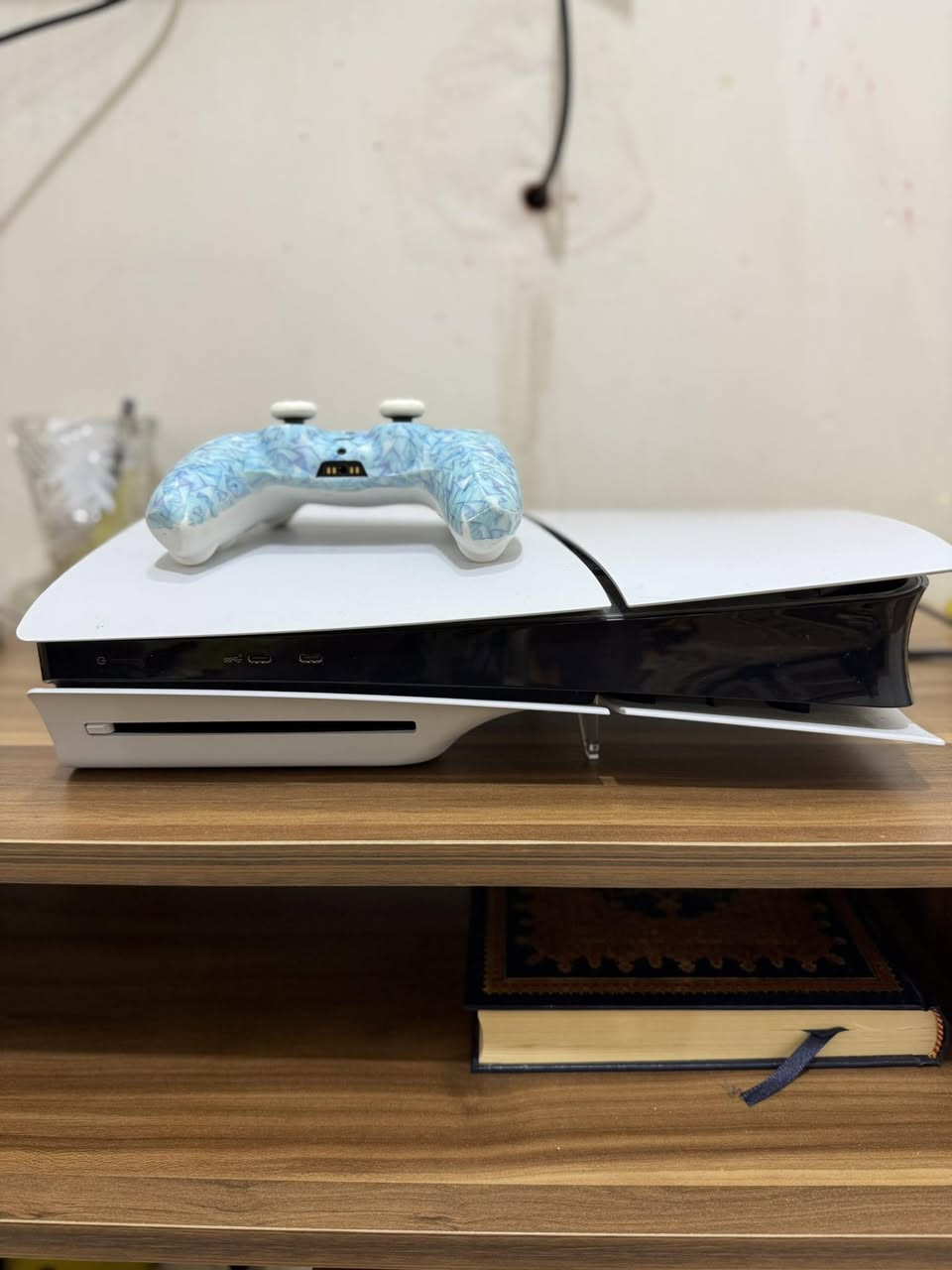PS5 slim بريطاني📌 
📌نظافة فول ، ملحاقاته كامل ، السعر 650 او بي مجال 
📌 الرقم ***********
