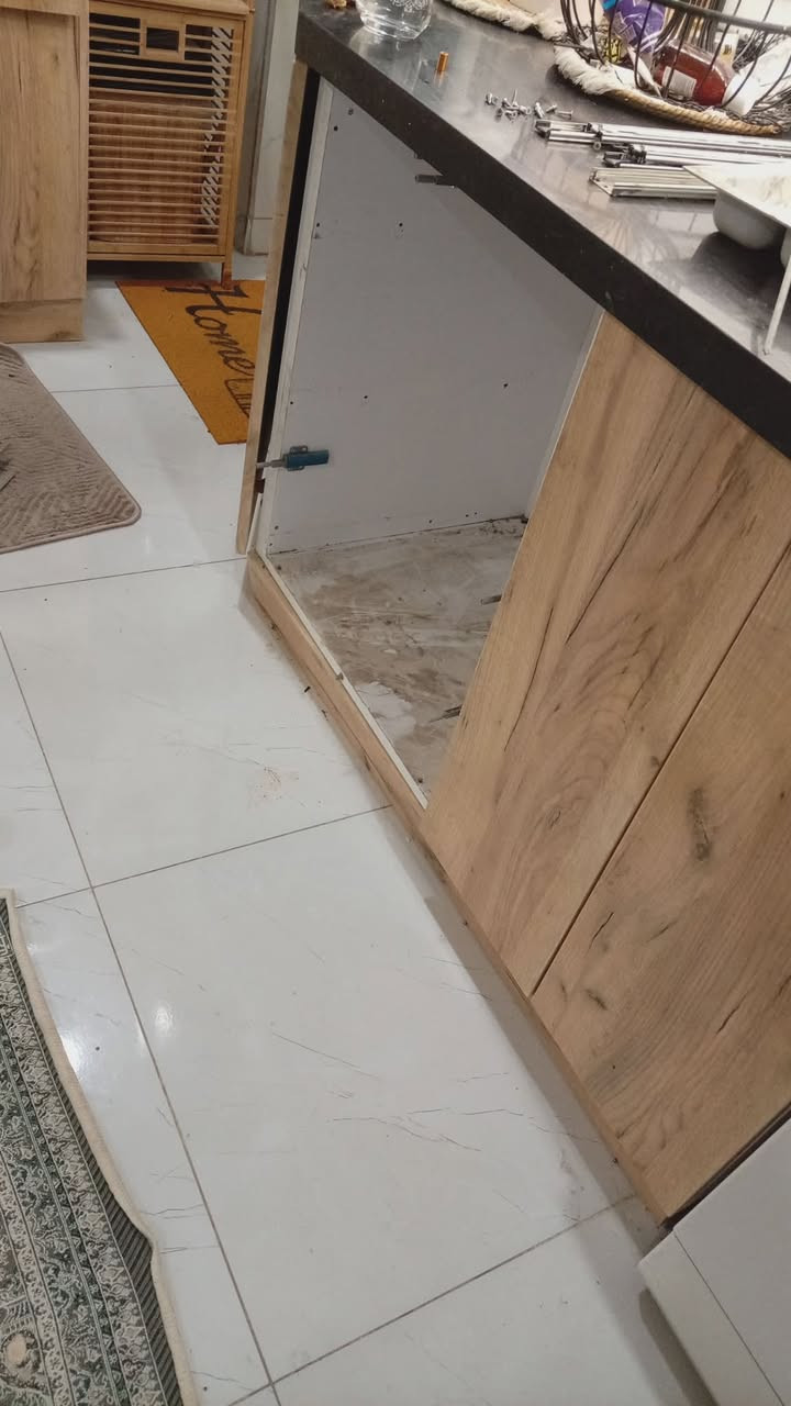 بسم الله الرحمن الرحيم
متوفر كادر كامل لصيانة المطابخ الانديف 

والألمنيوم 

وغرف النوم 

***********
