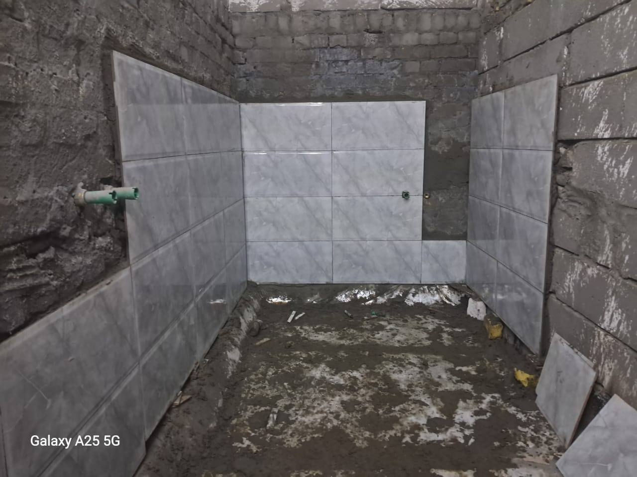 مقاولات عامة
بناء هيكل طابوق او بلوك او فرمستون 
تسليم مفتاح 
سيراميك جداري وارضي وبورسلين وبايات درج 
لبخ ومخمر 

***********
