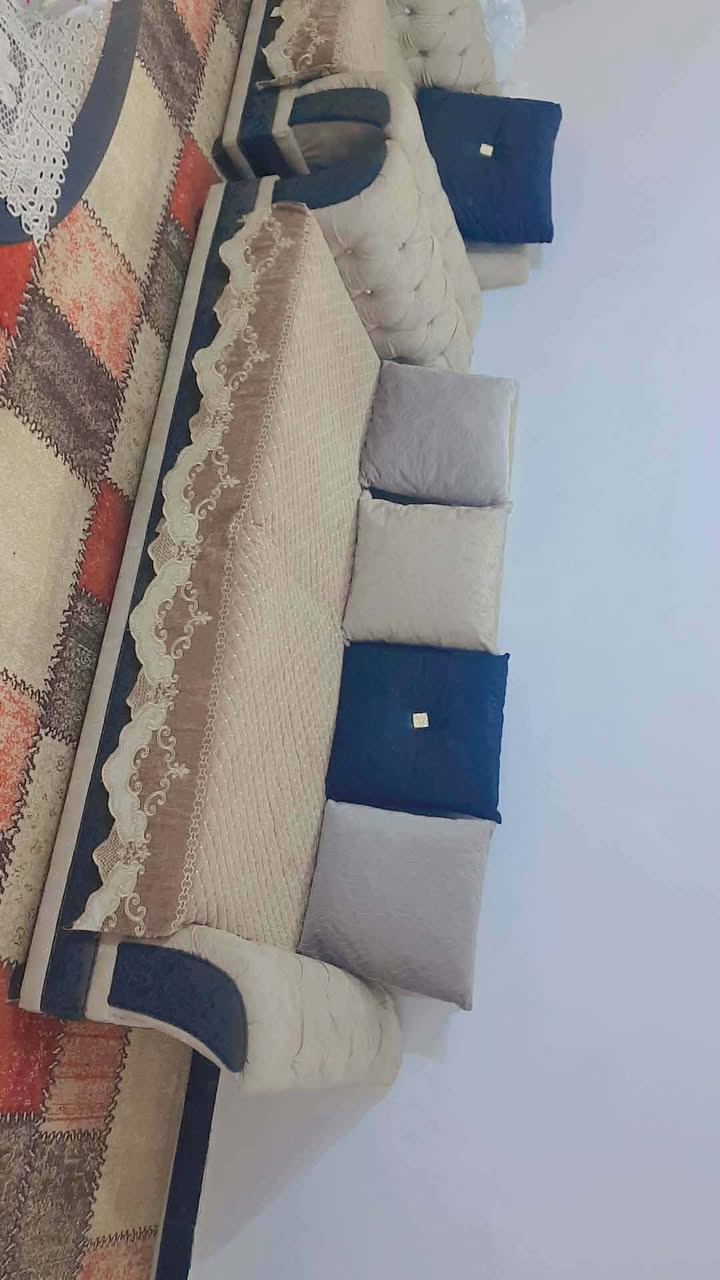 مكلفه بلنشر غراض لبيع اي استفسار اتصال علئ رقم ***********
