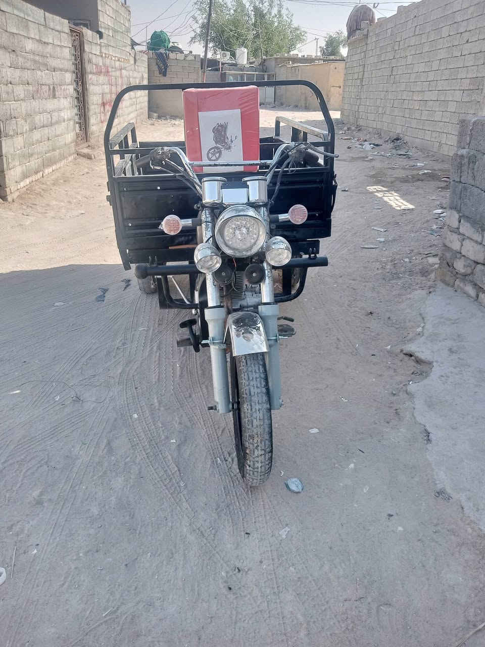 سلام عليكم ستوته جموره مديل 19 للبيع كهربائيات كلها  شغاله سلف سكنات اشاير لايت كله شغال البدي مصبوغ   وكيلها شارع المدينه السعر 1300 مليون وتلثميه وبيها مجال العنوان حي الشرطه للأتصال ***********
