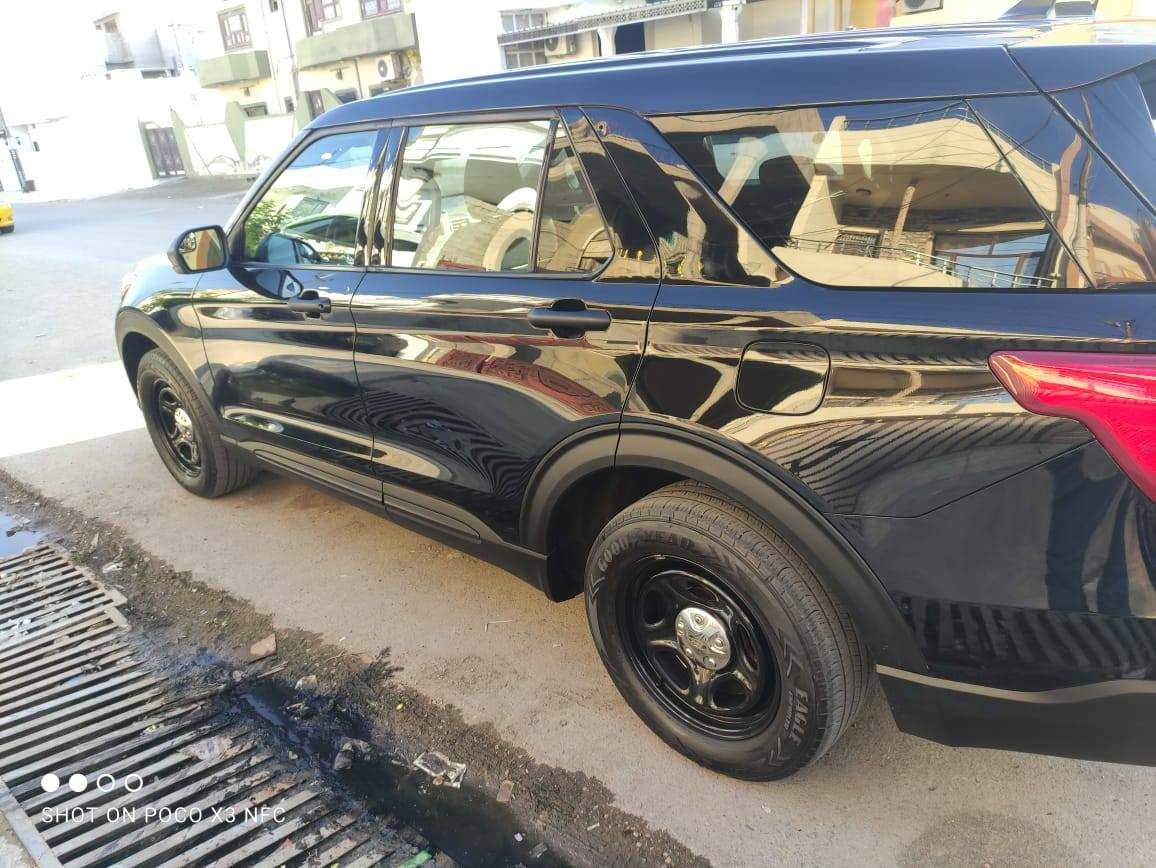 السلام  عليكم ورحمة الله وبركاته
‏‎‏‎       ——— لـلـبـيع  ———

‏‎‏‎فورد اكسبلورر       بوليسي  —  Ford Explorer

‏‎‏‎وراد أمريكي.     —  بدون ايرباك 

‏‎‏‎الموديل           — 2022

فئة.                 —  /4WD 

حجم المكينه   — V6/3300

‏‎‏‎اللون               — اسود   

‏‎‏‎المسافه المقطوعه — 60    ألف ميل  قابل للزياده 

‏‎‏‎حاله السياره. — الضرر  فقط تبديل باب الصندوگ اب بلادي

‏‎‏‎المواصفات 
‏‎‏‎-كشنات جلد عدا كشن السائق والسكن
‏‎‏‎حساسات خلفيه 
‏‎-دبل اكسل  
‏‎-هندبريك بصمه 
‏‎-كشنات 7 راكب  ( متصل )
‏‎‏‎-كرسي السائق  كهربائي
‏‎‏‎-كامره خلفيه   
‏‎‏‎باقي المواصفات المعروفه
‏‎‏‎رقم السياره    —  سليمانيه سنويه جديده  وهزه  جديده  
السعر 195 قابل للتفاوض
‏‎‏‎موقع  السياره —  كركوك
*********** كركوك, العراق
