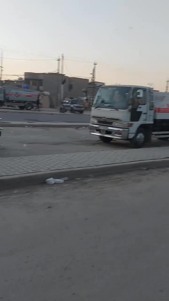 دار للبيع على الشارع العام مال القديم واجهته ٤.٢٠ ونزاله ٢٥
الطابق الارضي غرفة نوم واستقبال 
الطابق الأول غرفتين  بياض جديد  مجموع الغرفة ثلاثة غرف واستقبال 
السعر 87وبي مجال للشراي صاحب الدار *********** بي وتساب
