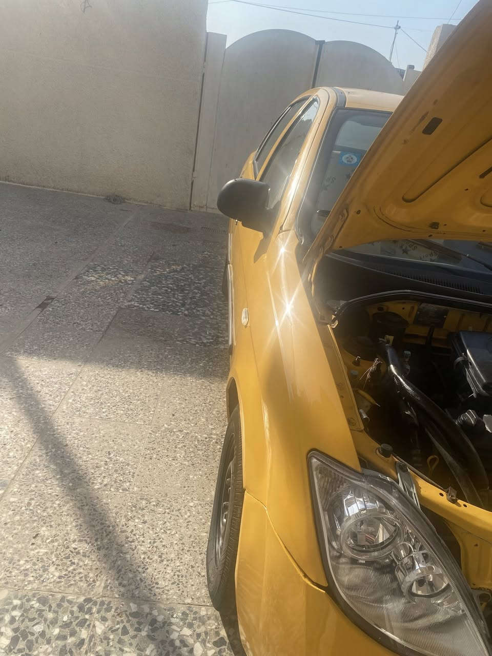 السلام عليكم سيارة طيبة موديل 16 نضيفة بيهة بس شخط بل باب الي ورة الصدر رقمهة واسط راعيهة يريد تحويل مكاني بغداد الشعب ***********سعر ٤٠وبيه مجال
