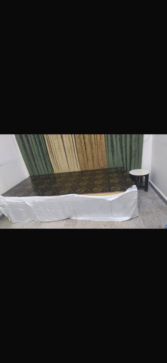 تخم جلد اصلي ١٠ مقاعد بدون اي عيب  مع ٤ ابوام جد. صاج اصلي مع فرن مع جهاز بخار وتنضيف متنوع صالون مع جرابي ٢ مكانهن رمادي


**إذا كنت صاحب هذا الإعلان وتريد حذفه لأي سبب، رجاءا أرسل رسالة إلى الدعم الفني**