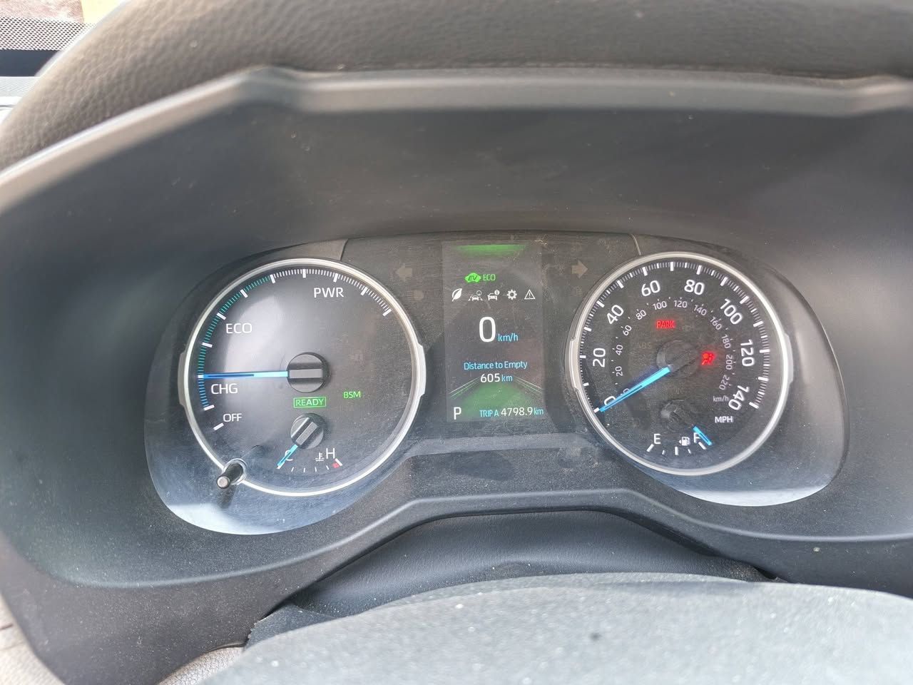 Rav4
2021 وارد امريكا 
محرك 2.5 هايبرد
مواصفات XLE 
اوتو هولد 
هاند بريك دگمه
تحكمات ستيرن 
فتحه بانوراما📍
لايتات ليد
5 أنظمة قياده 
نظام ev كهربائي 
و اقتصادي ورياضي واعتيادي 
وطرق وعره 
مانع انزلاق 
اندرويد اوتو 
آبل كار بلاي 
نقطه عمياء 
صندوق كهرباء 📍
گير 6 سرع 
مثبت سرعة 
محدد مسار📍
ضررها بسيط 
بنيد و چاملغ مبدل 
و3 ايرباگ 
رقم بغداد الدولي 
السعر 197وبيها مجال 
للتواصل 
***********
واتساب فقط
