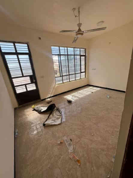 دار مساحة 80 متر على شارع الكويتي 📍

يحتوي على ثلاث غرف وصاله ومطبخ

وخدمات عدد 2 عرض الشارع 20 م ورصيف 3 متر

ايجار الدار مليون و100 الف مع المجال 

للاستفسار 

***********

***********
