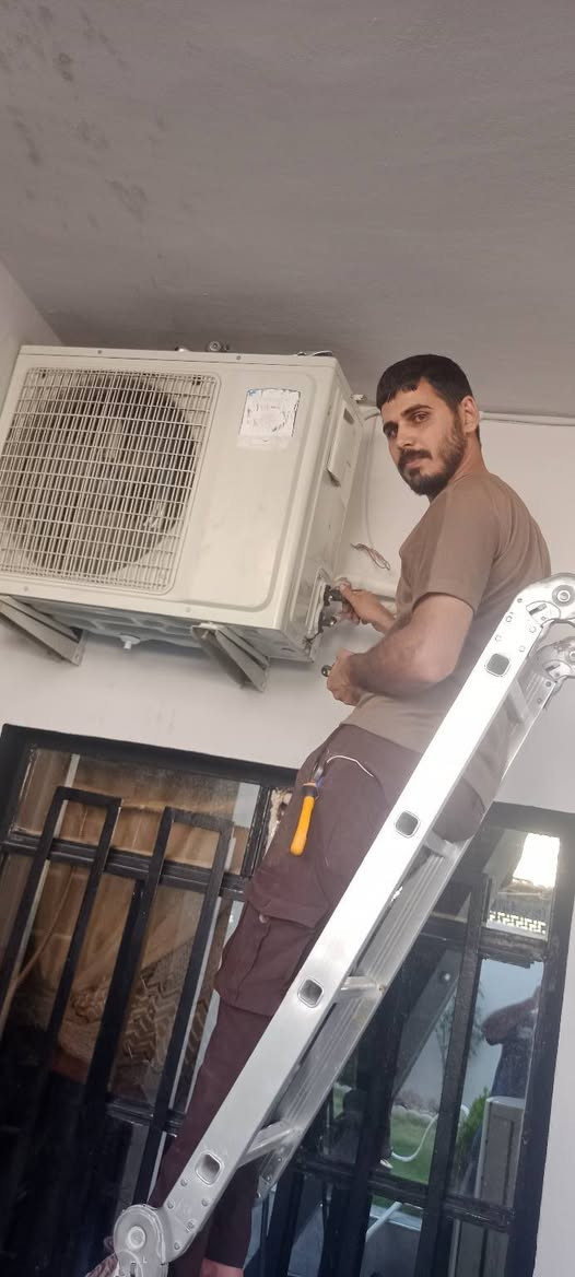 عندك سبلت عطلان لا تحتار 🤔اتصل 📞والصيانه داخل بيتك  ولا تفكر بالتصليح الممل نصلكم أينما كنتم 
💥نصب السبالت❄️❄️
💥فتح وغسل جميع انواع السبالت بضمان  العمل 
رقم الهاتف ***********
