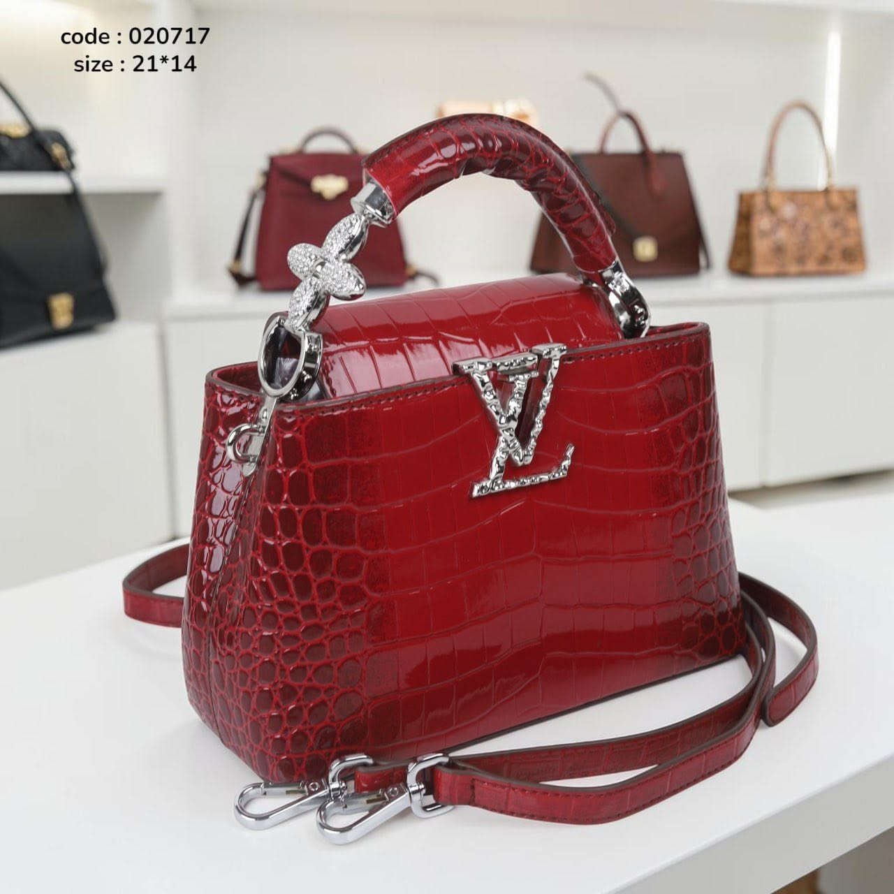 LV ماستر🫣
يعني اعلي كوالتي فالسوق وطبق الاورجينال ونفس الخامات بتاعته🔥🔥🔥
Size:21*14

السعر🔥🔥🔥🔥🫣


**إذا كنت صاحب هذا الإعلان وتريد حذفه لأي سبب، رجاءا أرسل رسالة إلى الدعم الفني**
