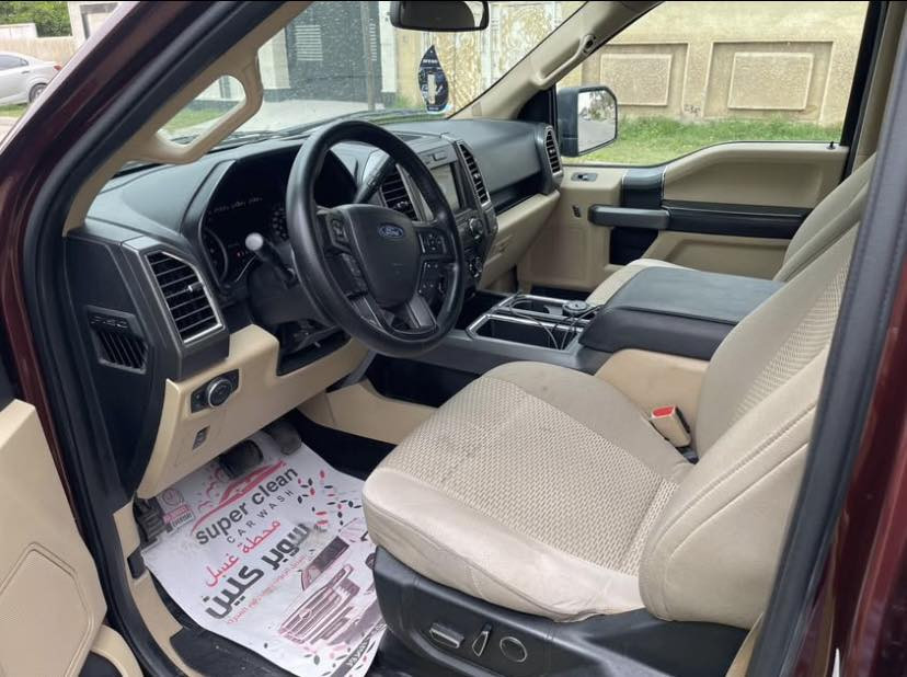 ✨🚘 للبيع – Ford F-150 | 2017 🚘✨
سيارة بحالة ممتازة، استعمال شخصي، جاهزة للاستخدام بدون أي مصاريف.

⸻

📌 المعلومات الأساسية:
🔹 اللوحة: سليمانية – الدولي الجديد (حمل)
🔹 المحرك: 5.0 V8
🔹 ناقل الحركة: أوتوماتيك (كير تعليق)
🔹 المسافة: 110,000 كم
🔹 المنشأ: خليجي
🔹 الحالة: نضيفة جداً – بدون حوادث

⚠️ ملاحظة أمانة:
🔸 PDR خفيف بباب السائق فقط (بحجم شبر)

⸻

⛽✨ منظومة غاز إيطالي أصلي:
✔️ تانكي 100 لتر
✔️ تمشي تقريباً 520 كم بالتفويلة
✔️ قيمة المنظومة 1000$

⸻

🌟 المواصفات والتجهيزات:
🖥️ شاشة متعددة + Apple CarPlay
📷 كاميرا خلفية + حساسات
🛞 دفع رباعي 4×4
🔥 تدفئة كراسي أمامية
🪞 تدفئة مرايا + مرايا ليلية
🎛️ تحكم بسحب المقطورة
⚡ بنزين وبريك كهرباء
💺 كراسي كهرباء
❄️☀️ تبريد حار / بارد (قطعتين)
💡 إنارة LED داخلية وخارجية
🔦 بروجكترات LED
🔊 نظام صوت عالي الجودة
🔑 تشغيل عن بعد بالمفتاح
🗝️ عدد 2 مفتاح
🧭 دشبورد صفر – بدون أي أعطال

⸻

🛻 التصميم المرغوب:
📐 باب طويل / بدي قصير
🧰 سبير + جميع أغراضه كاملة

📄 السنوية: سارية لغاية 2029
🧪 الهزة والفحص: لغاية 02 / 2027

⸻

💰 السعر المطلوب: 215 ورقة
🤝 قابل للتفاوض للجاد فقط

📍 الموقع: المنصور – حي دراغ
📞 التواصل: *********** أو خاص
